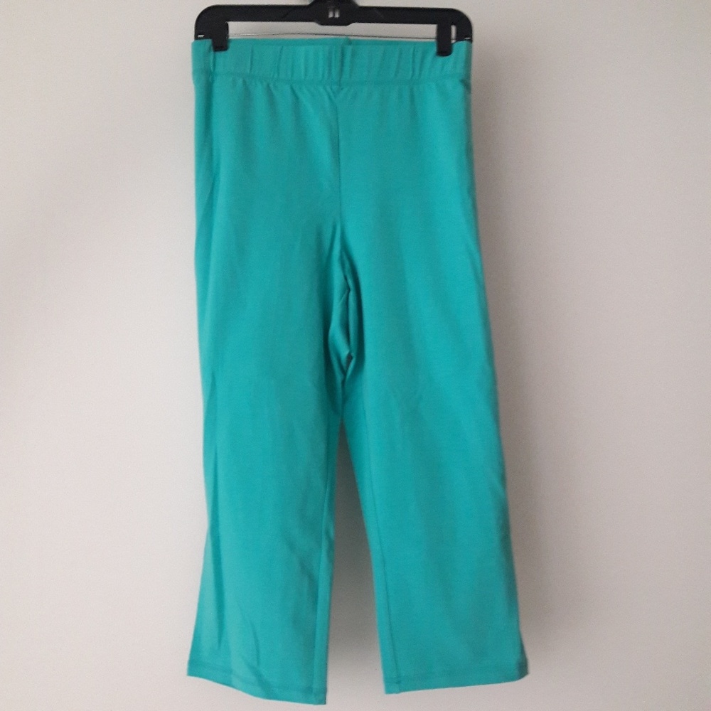NWOT LIVI Active turquoise capri legging plus 22